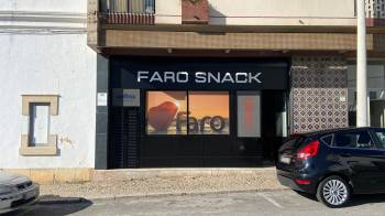 Decoração Exterior vinil microperfurado e lettering em dibond